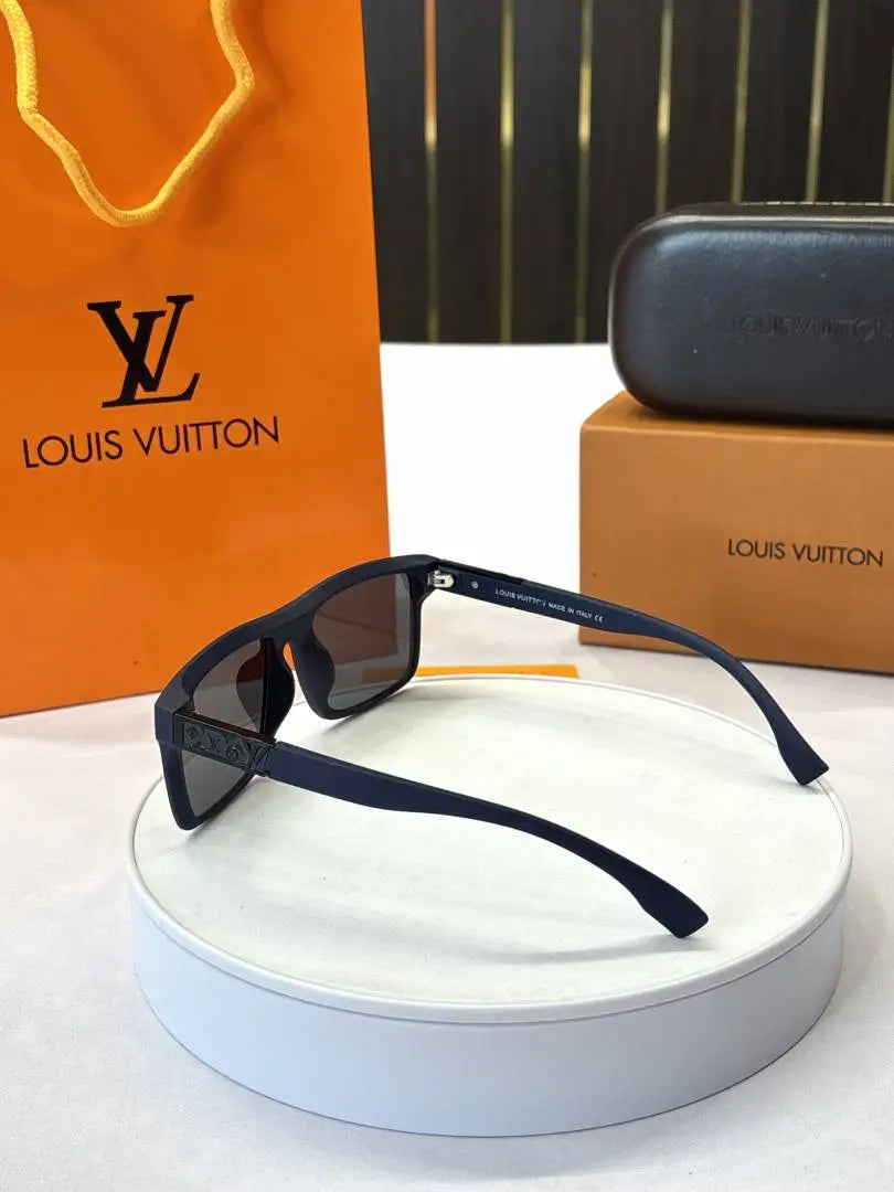 _Louis_vuitton_4577_matt_blue