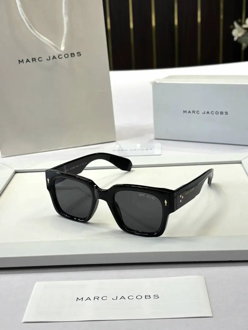 _Marc_jacobs_M1126_full_blk