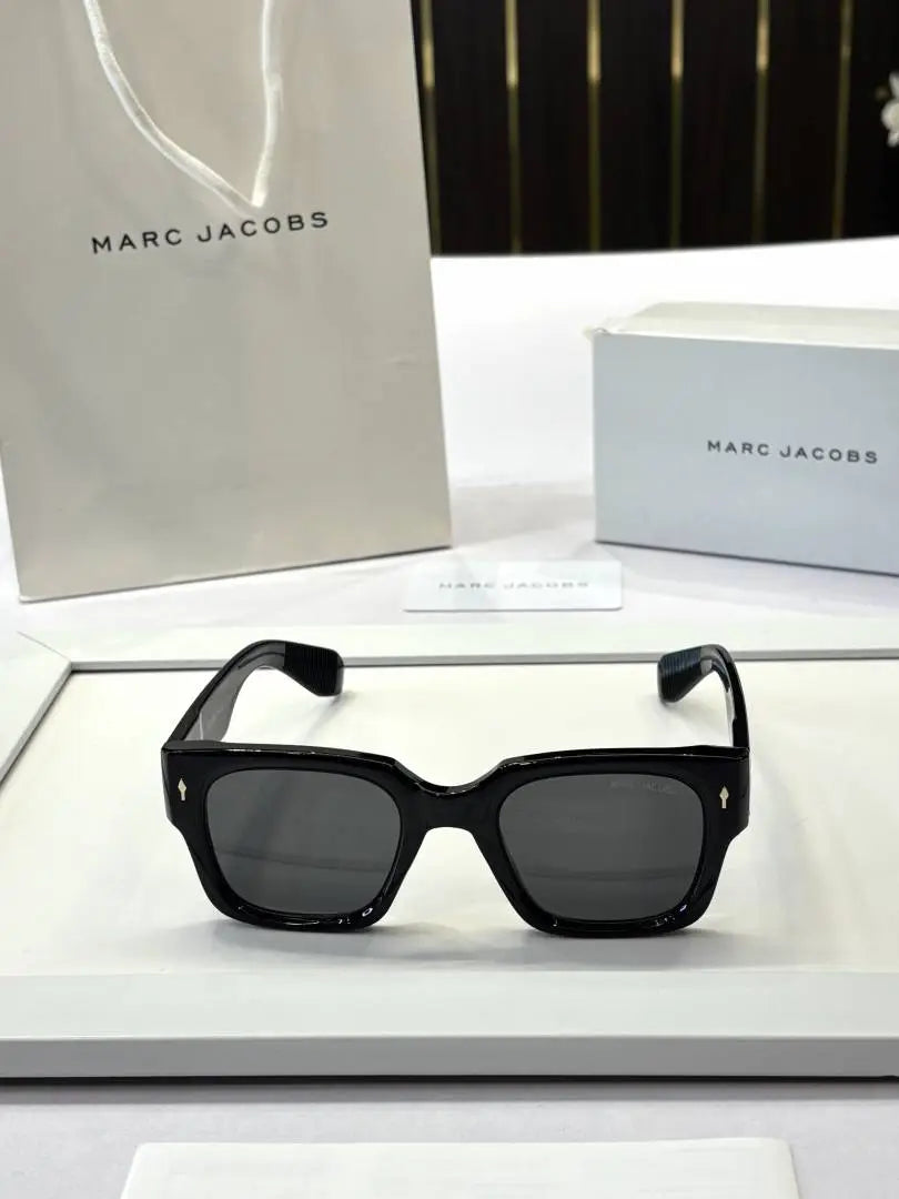 _Marc_jacobs_M1126_full_blk