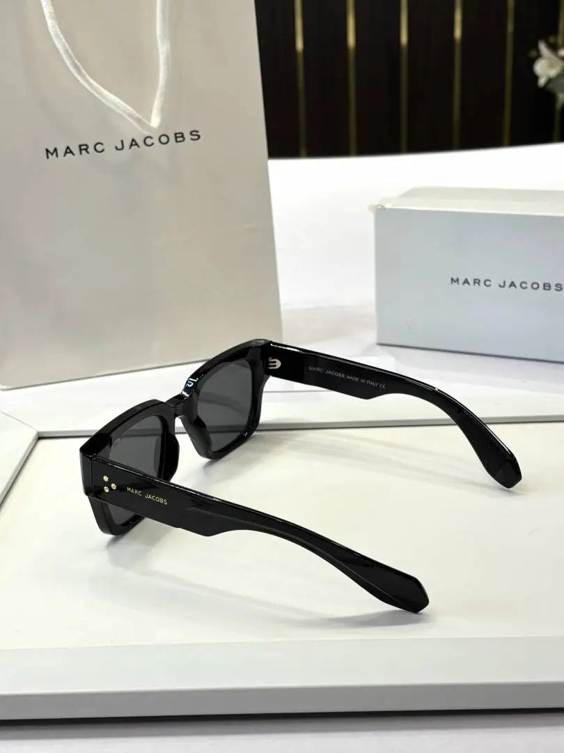 _Marc_jacobs_M1126_full_blk