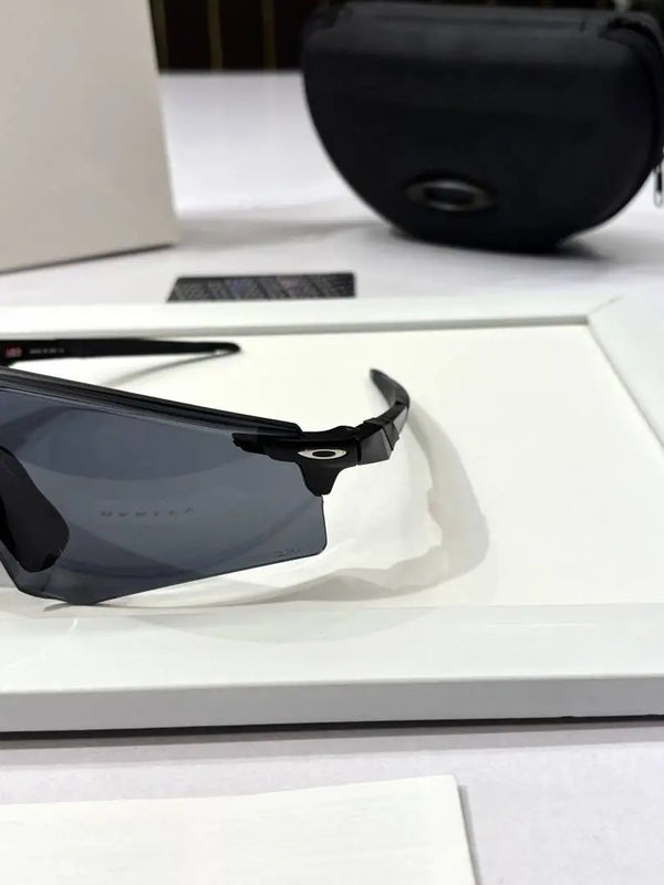 _Oakley_9471_