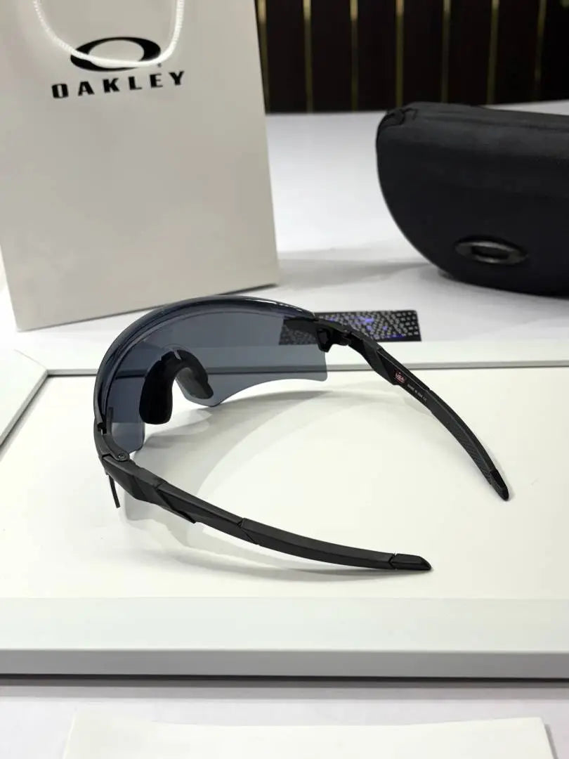 _Oakley_9471_