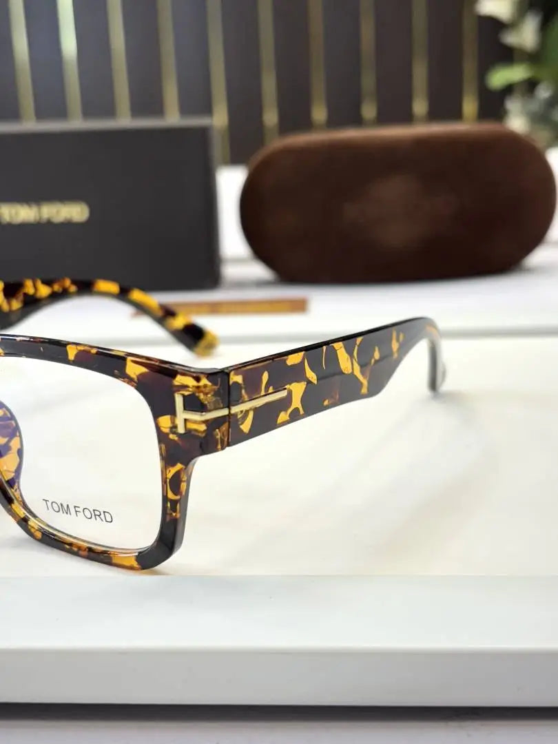 _Tom_ford_01_printed_frame_