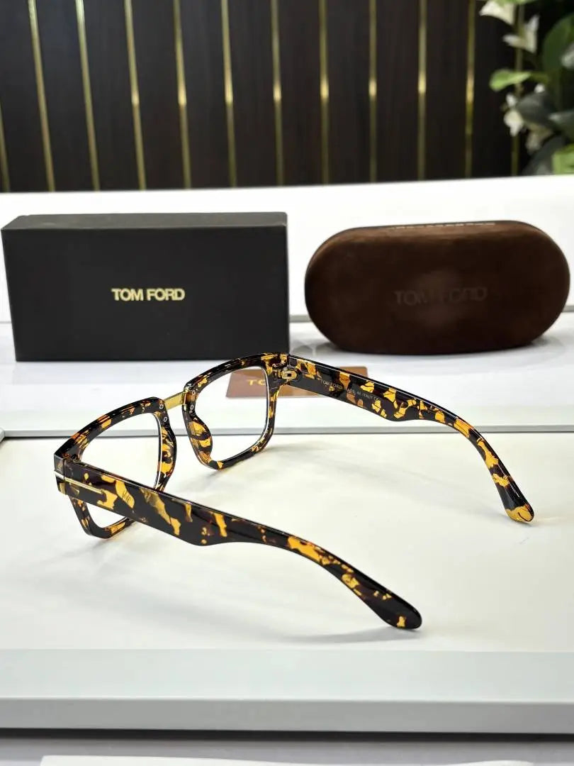 _Tom_ford_01_printed_frame_