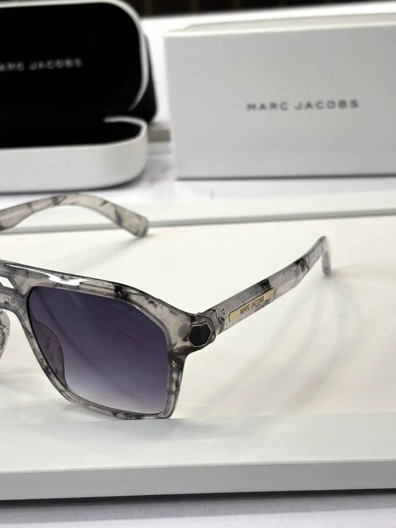 _Marc_jacobs_2343_gray_marble Secondary image