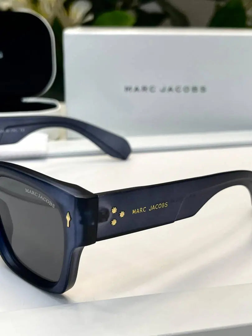 _Marc_jacobs_M1126_