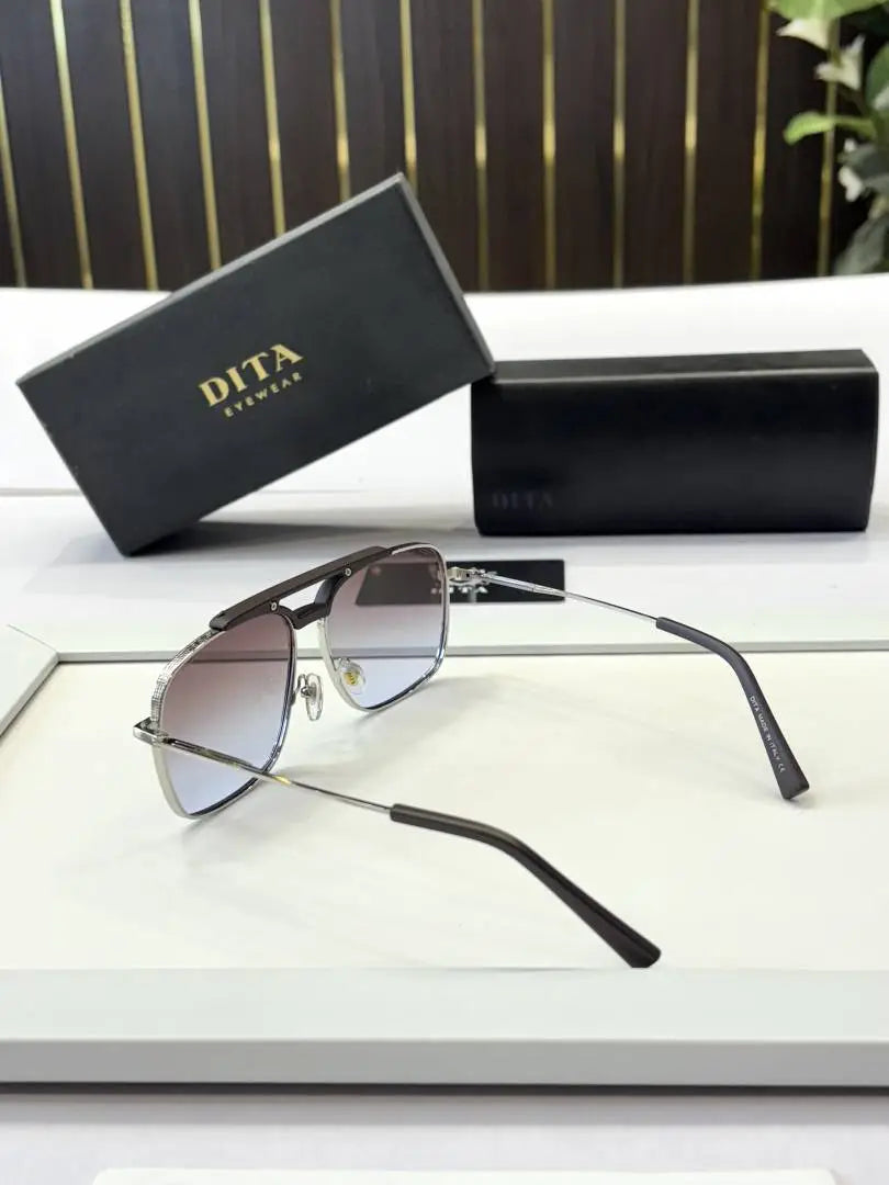 Dita_401_