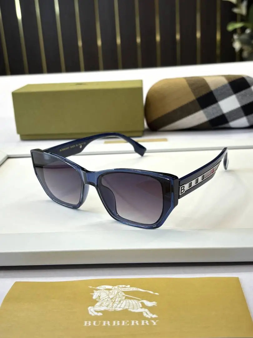 _Burberry_9935_ Main image