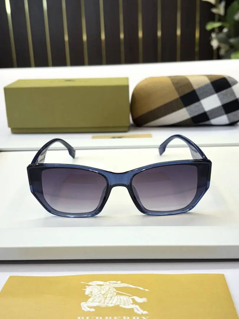 _Burberry_9935_