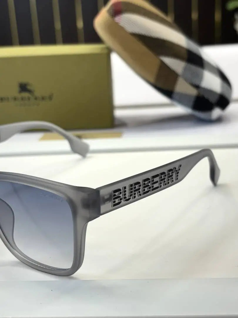 _Burberry_4358_grey