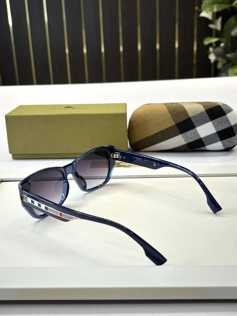 _Burberry_9935_