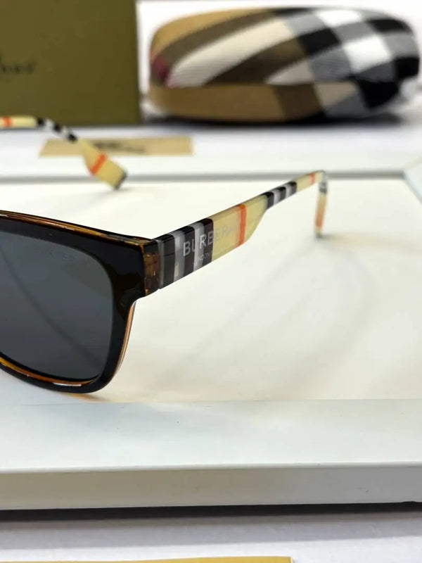 _Burberry_4293_