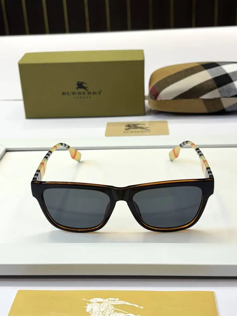_Burberry_4293_