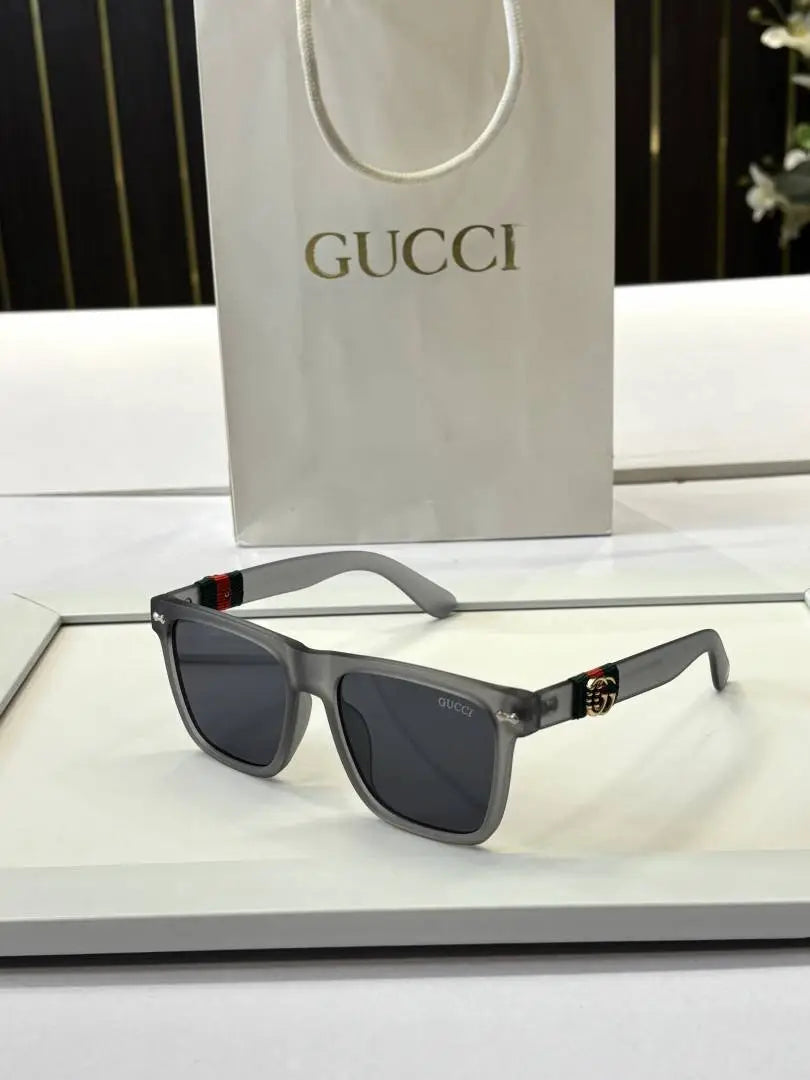 _Gucci_1390_grey