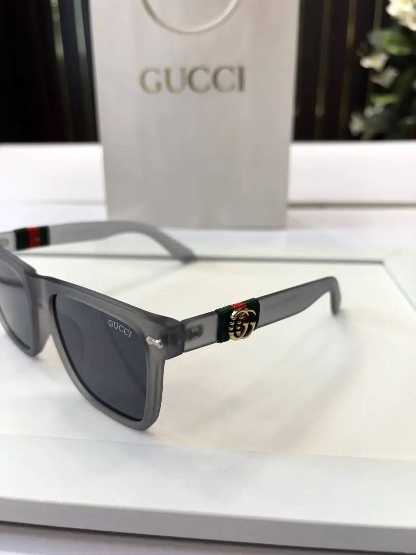 _Gucci_1390_grey