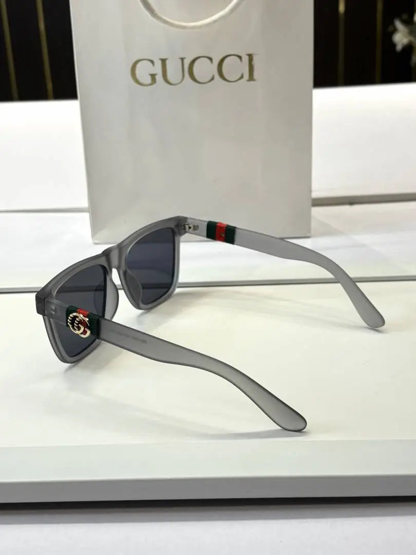 _Gucci_1390_grey