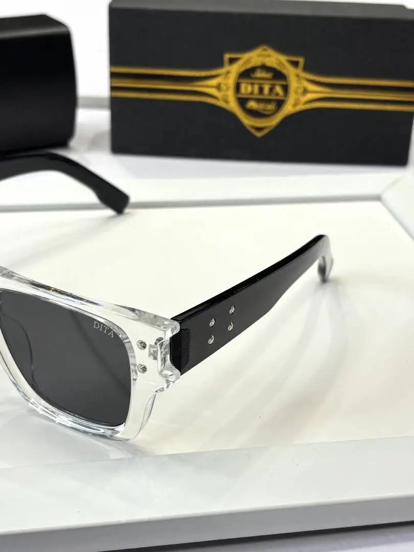 _Dita_0125_transparent_blk Secondary image