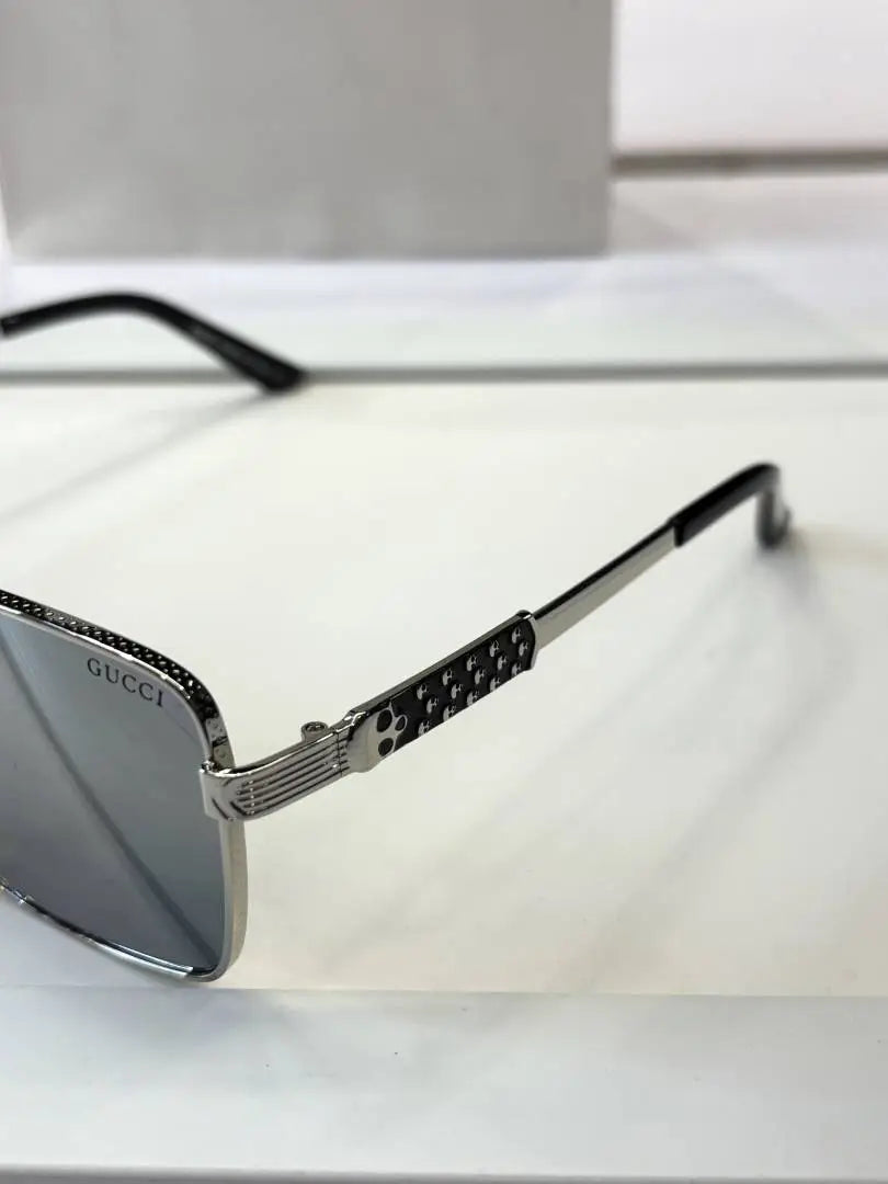 _Gucci_YH098_Silver_mercury