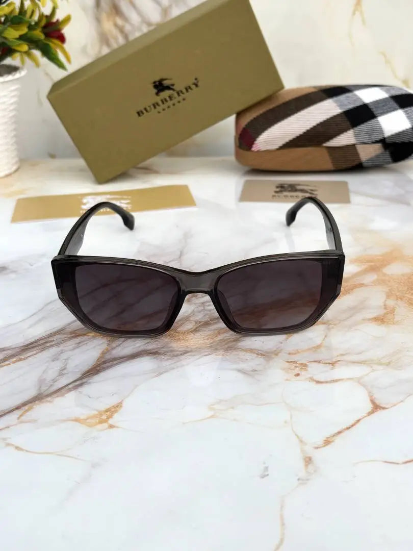 _Burberry_9935_