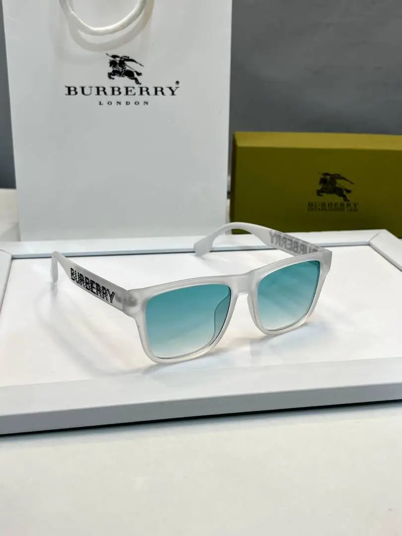 _Burberry_4358_white_blue