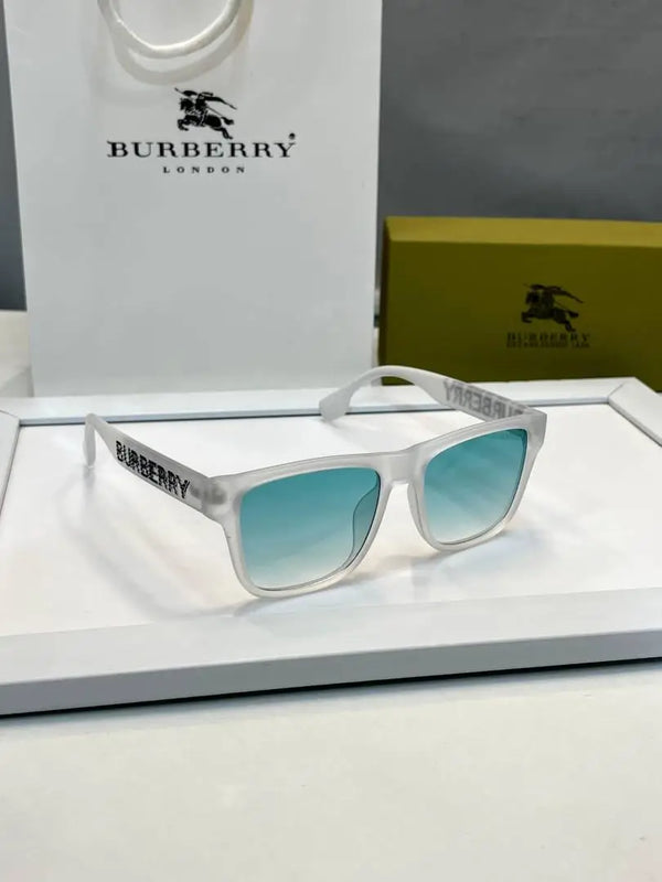 _Burberry_4358_white_blue
