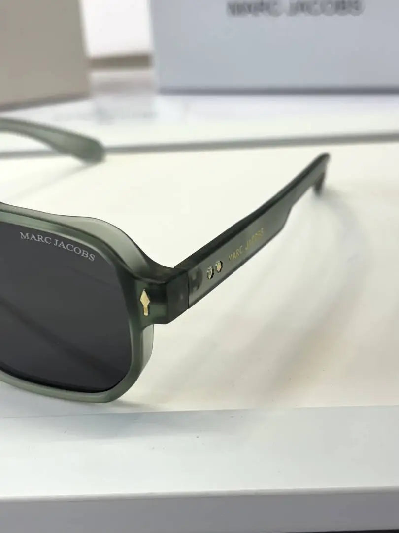 _Marc_jacobs_M11-33_