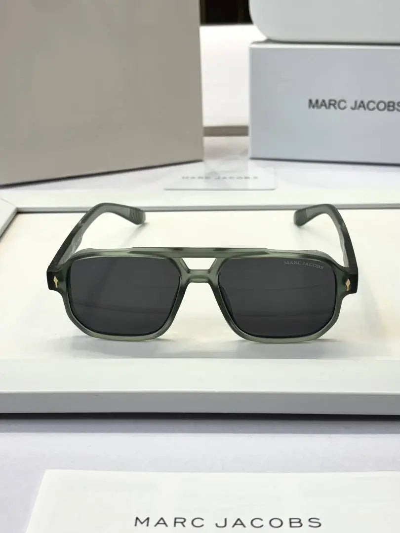 _Marc_jacobs_M11-33_