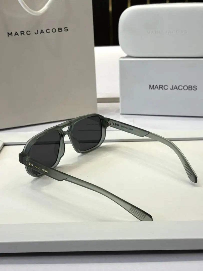 _Marc_jacobs_M11-33_