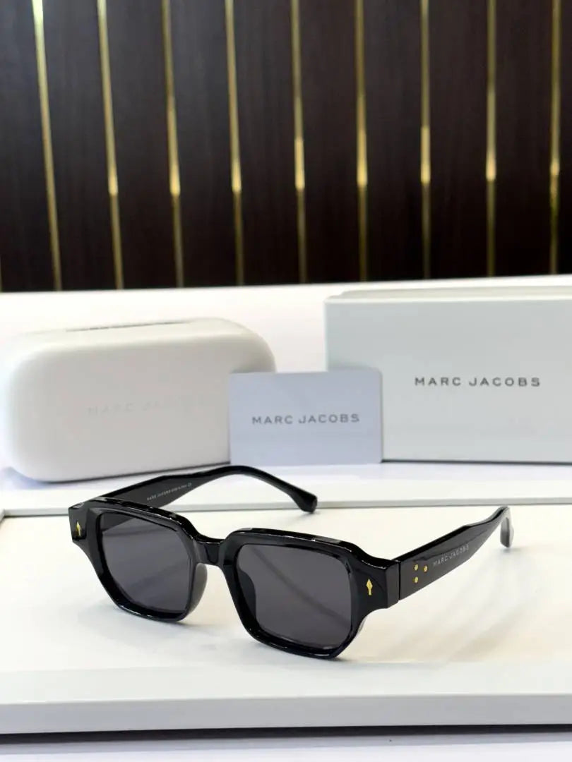 _Marc_jacobs_M11-10_blk