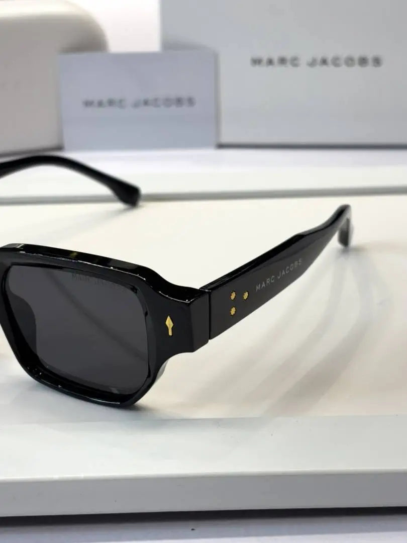 _Marc_jacobs_M11-10_blk