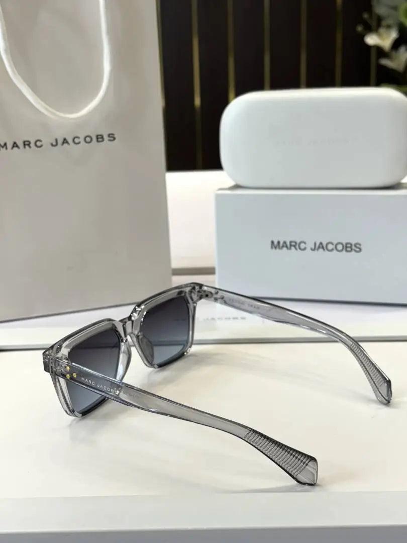 _Marc_jacobs_M11-6_
