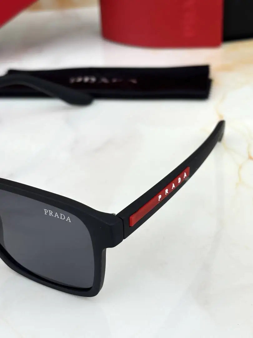 _Prada_4537_