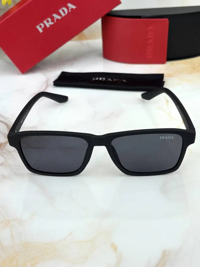 _Prada_4537_