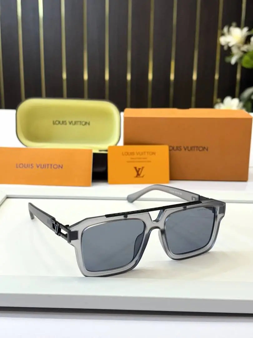 _Louis_vuitton_YH121_GRY