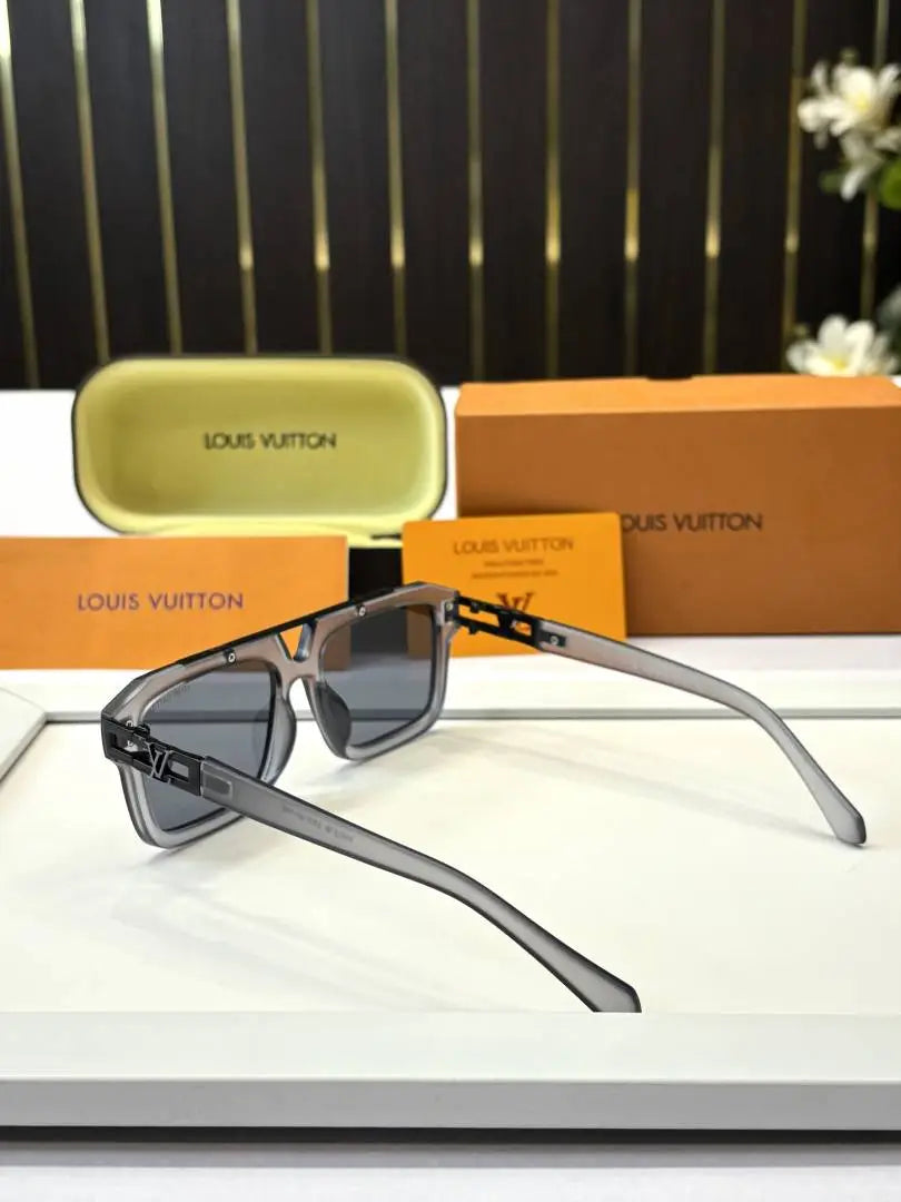 _Louis_vuitton_YH121_GRY