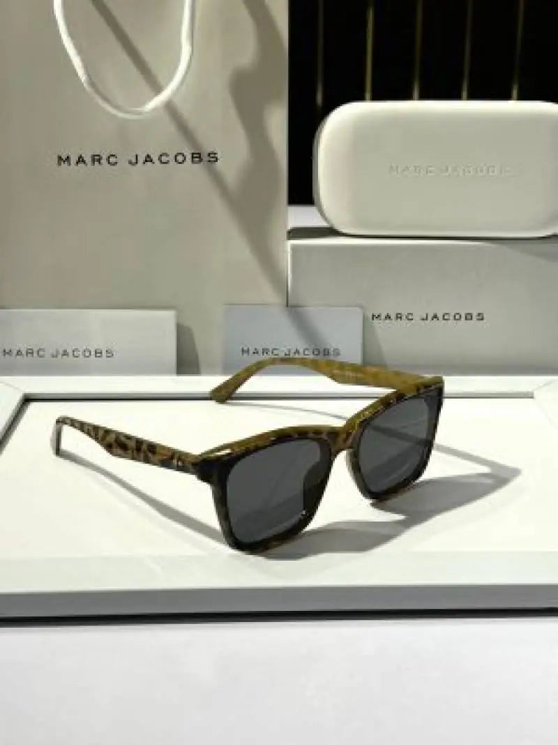 _Marc_jacobs_3547_