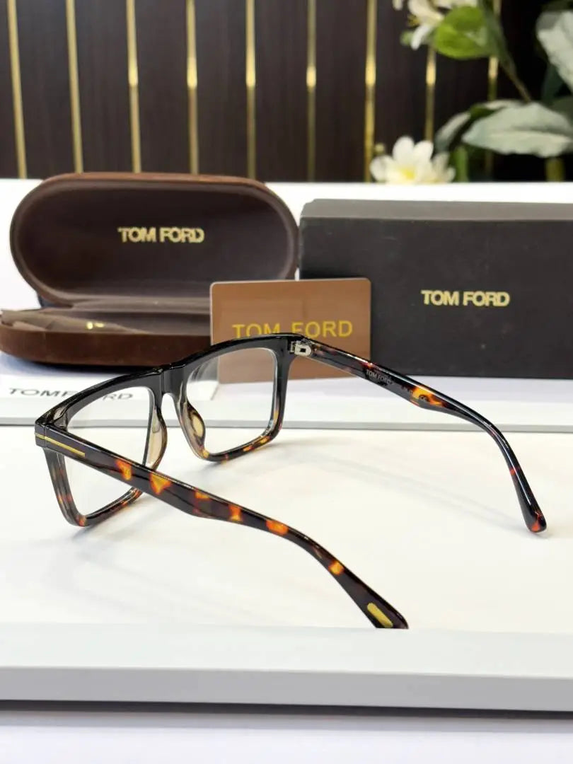 _Tom_ford_12_frame