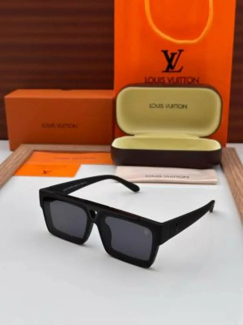 _Louis_vuitton_1984_black