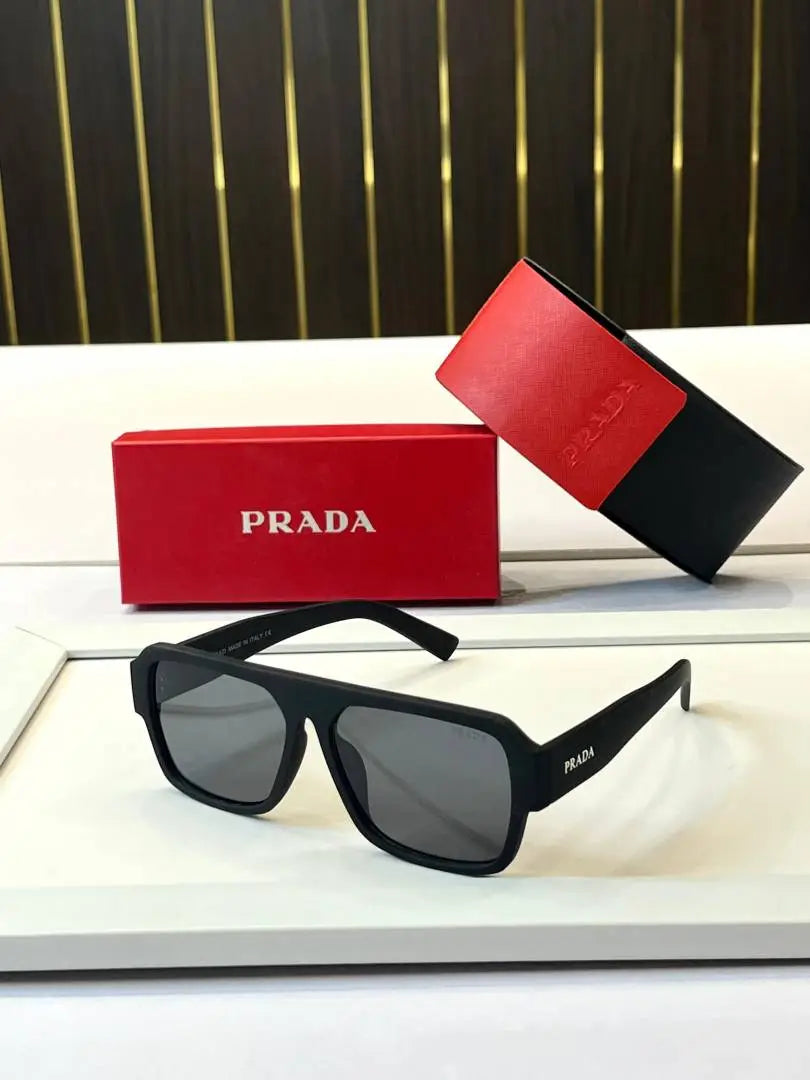 _Prada_22_black