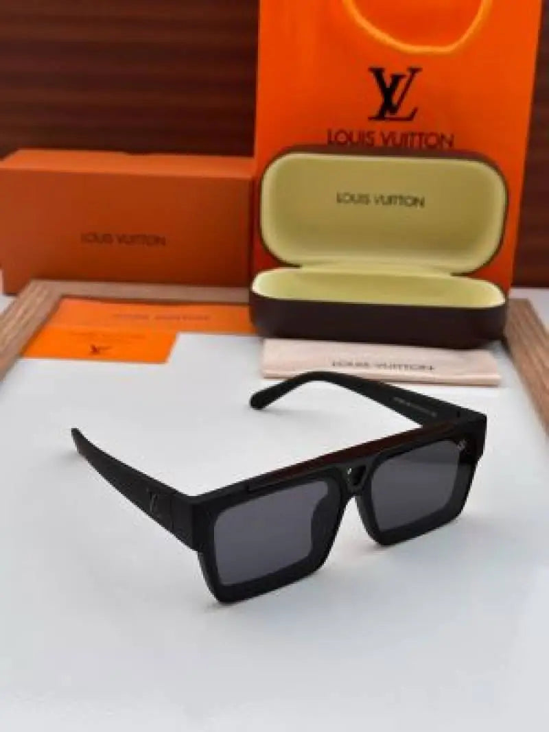 _Louis_vuitton_1984_black