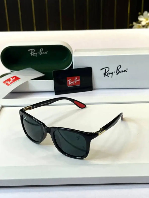 _Rayban_8352_