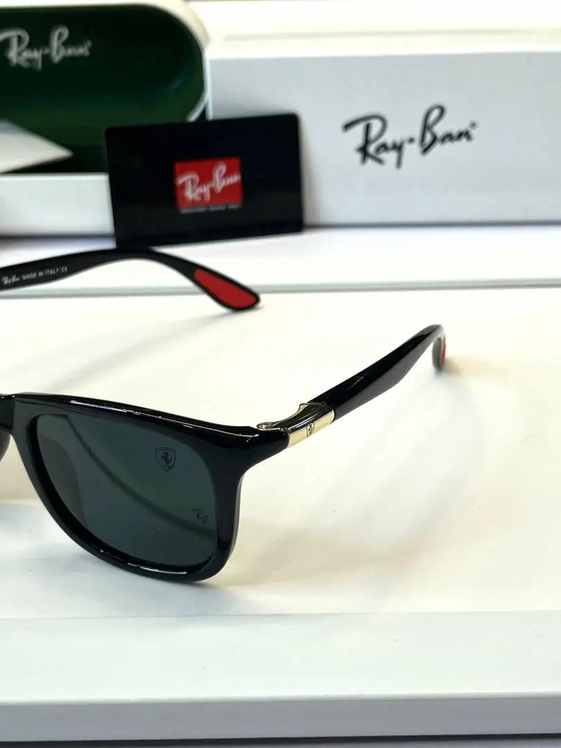 _Rayban_8352_