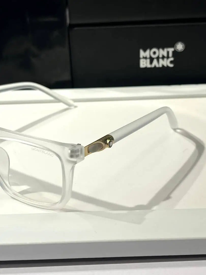 _Mont_blanc_M518_white_plano Secondary image