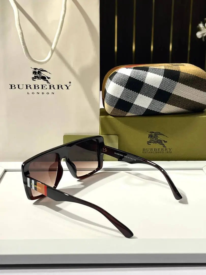 _Burberry_9059_