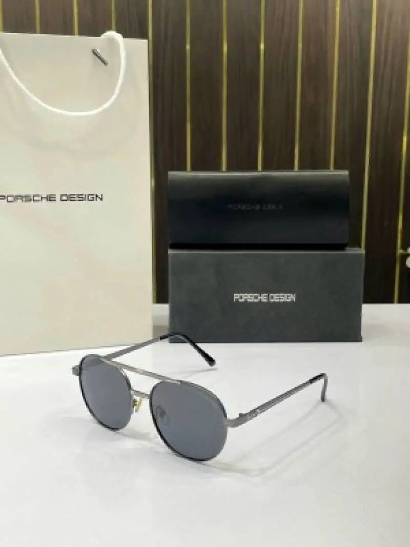 _Porsche_design_8819_