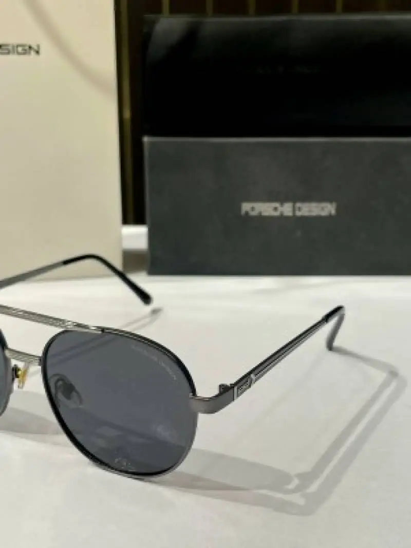 _Porsche_design_8819_