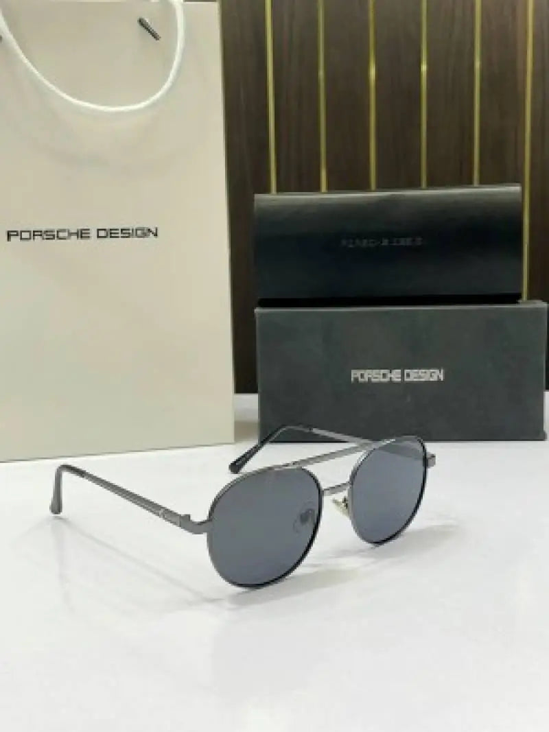 _Porsche_design_8819_