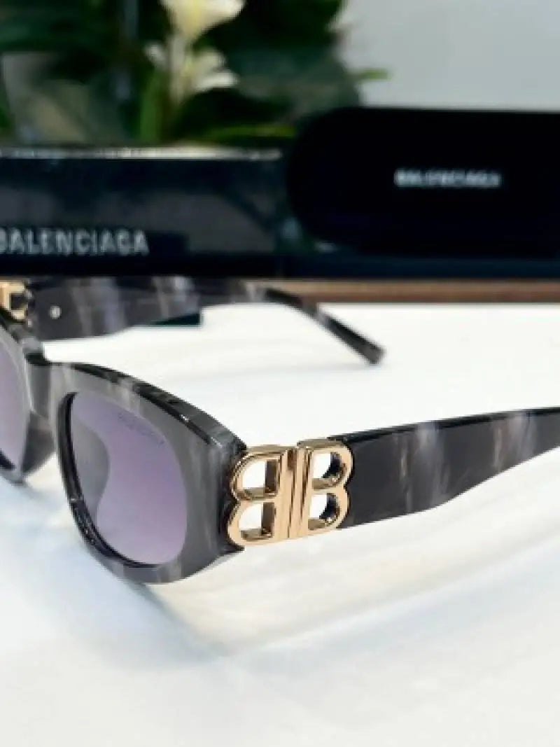_Balenciaga_22062_