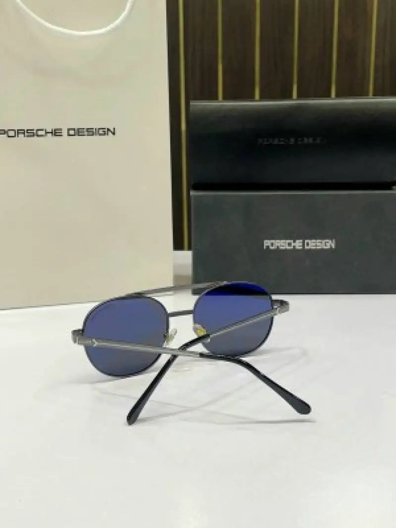 _Porsche_design_8819_
