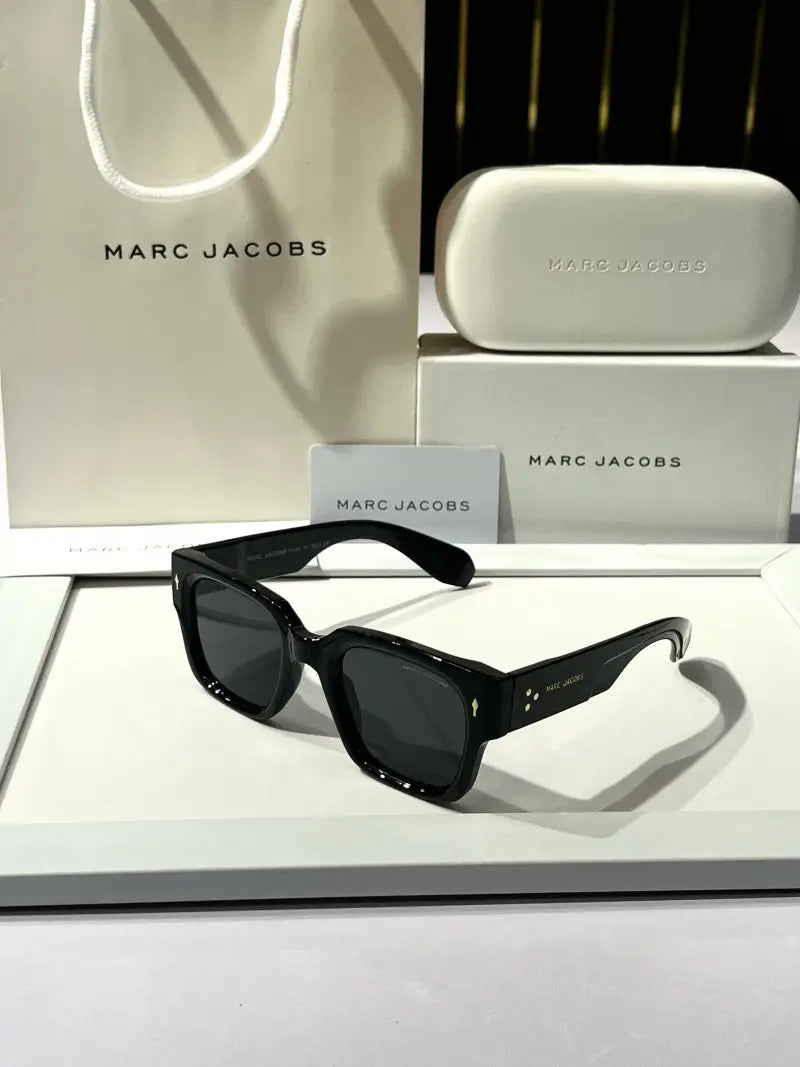 _Marc_jacobs_M1126_black